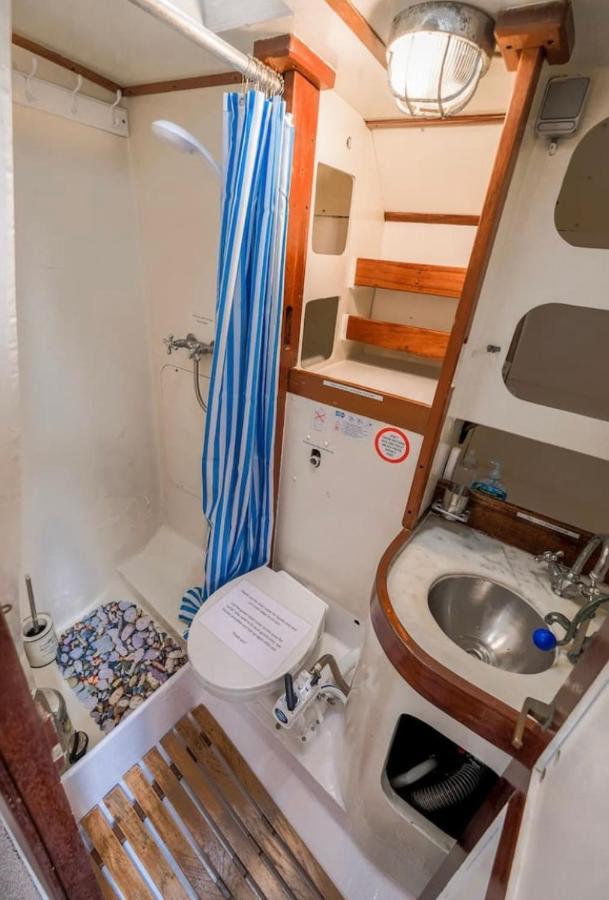 Hotel Stunning Yacht Sea Lion in Charlestown Harbour, Cornwall Exterior foto